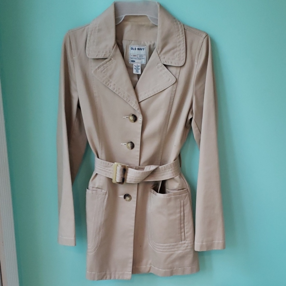 Tan Trench Coat 🧥 - Picture 2 of 6